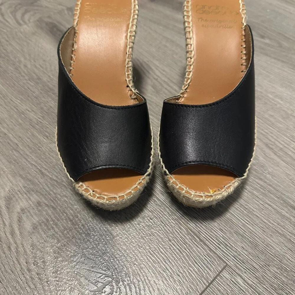 Andre Assous Catarina Espadrille Wedges in Black - Size 6 - Like New